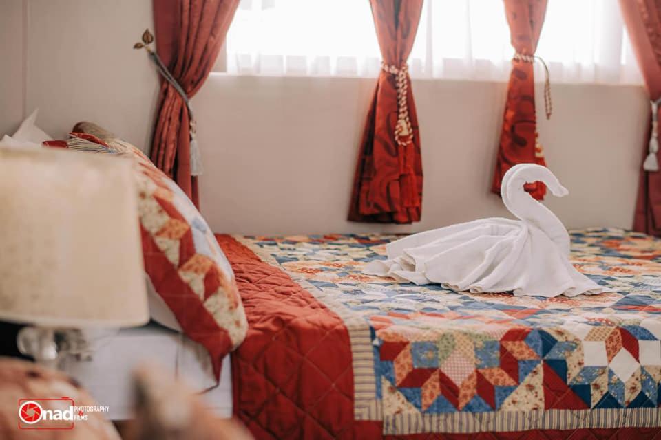 Ashley And Bill'S Suites 'N Garden Hotel And Vacation Homes Carcar Buitenkant foto