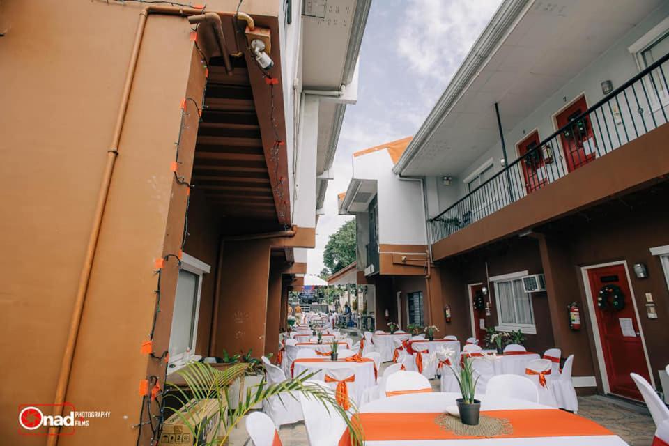 Ashley And Bill'S Suites 'N Garden Hotel And Vacation Homes Carcar Buitenkant foto