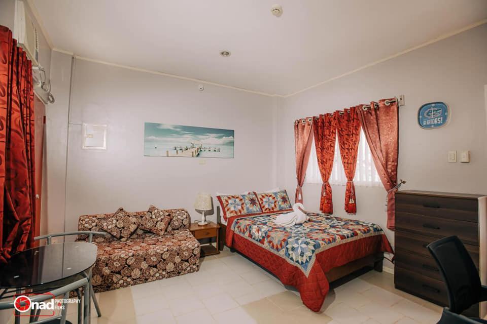Ashley And Bill'S Suites 'N Garden Hotel And Vacation Homes Carcar Buitenkant foto