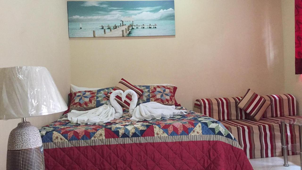 Ashley And Bill'S Suites 'N Garden Hotel And Vacation Homes Carcar Buitenkant foto